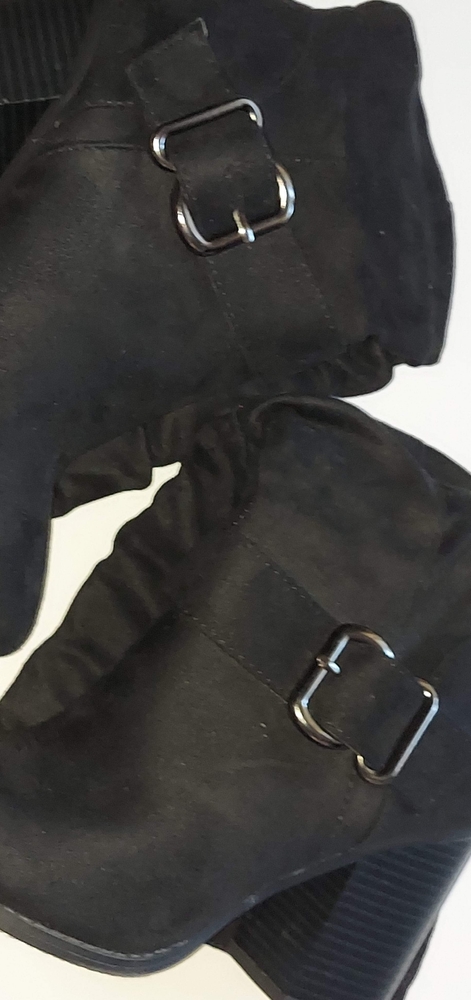 Black boots - Picture 4 of 4